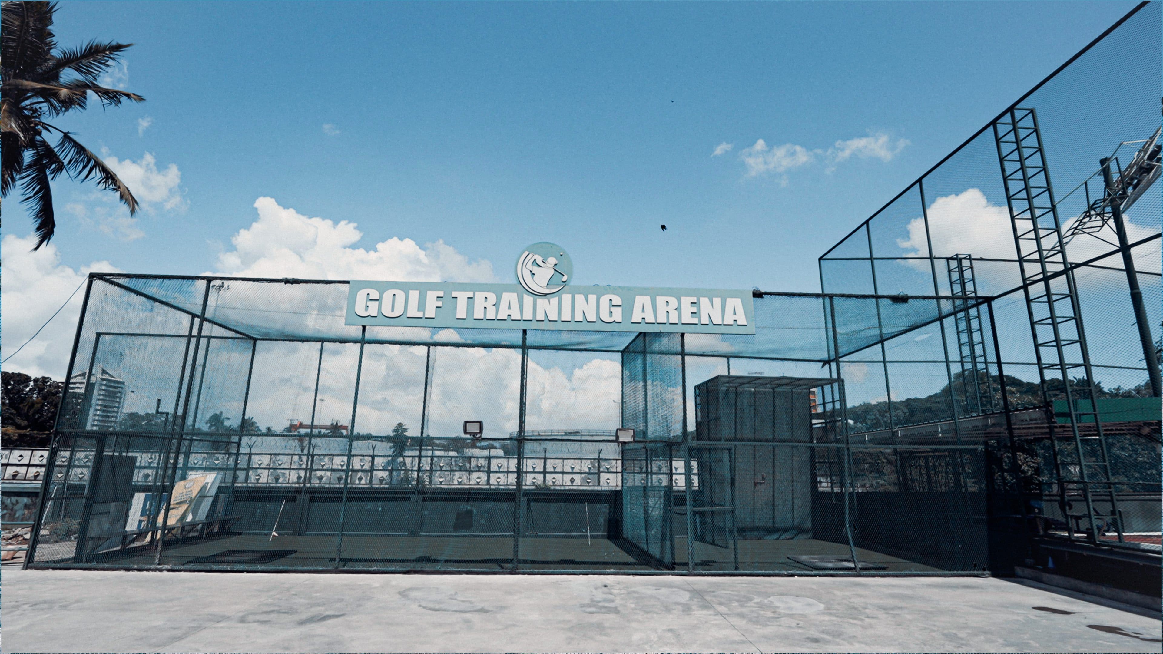 Golf Training Arena - Driving & Putting - Image 1